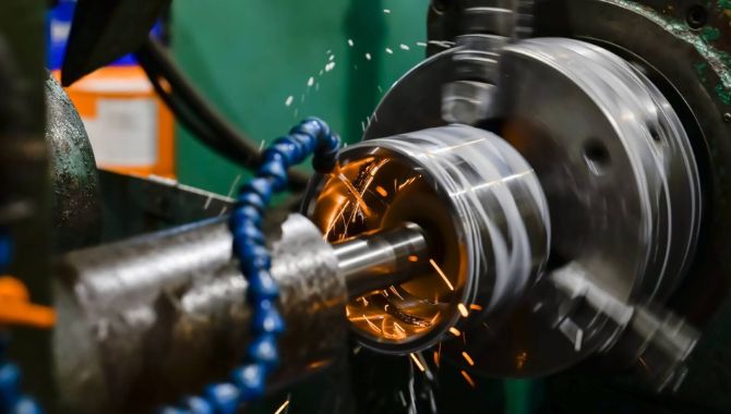 Most Common Uses of Grinding in Manufacturing Workplaces